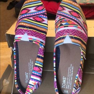Multi color Toms